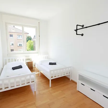 Gem Steps To Tram Family & Group *