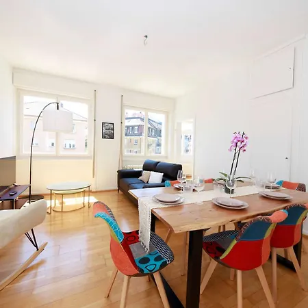 Apartment Gem Steps To Tram Family & Group