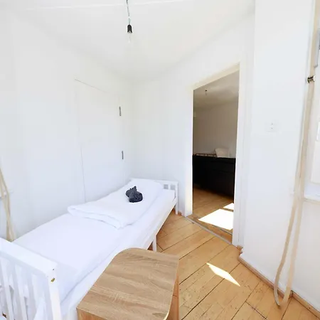 Gem Steps To Tram Family & Group