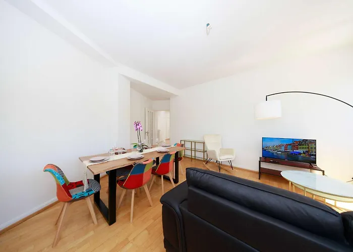 Gem Steps To Tram Family & Group * 苏黎世