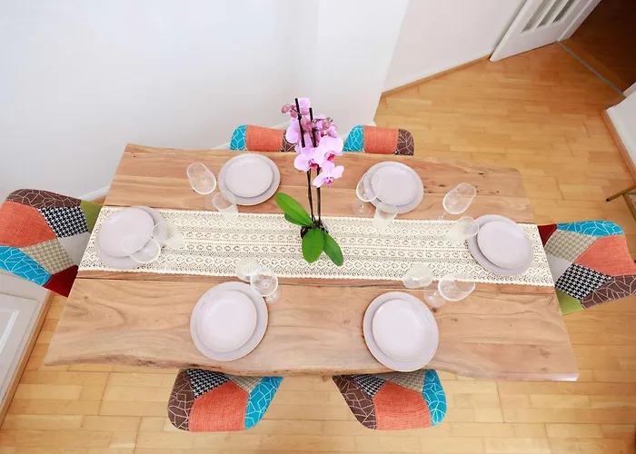 Gem Steps To Tram Family & Group 公寓 *