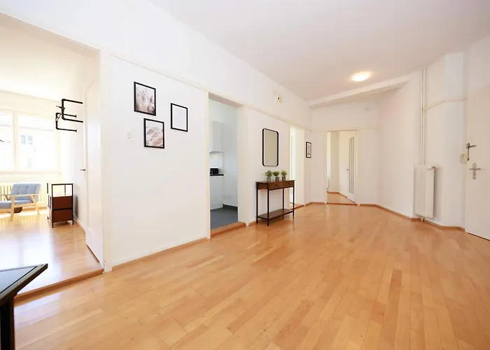 Gem Steps To Tram Family & Group * Zürich