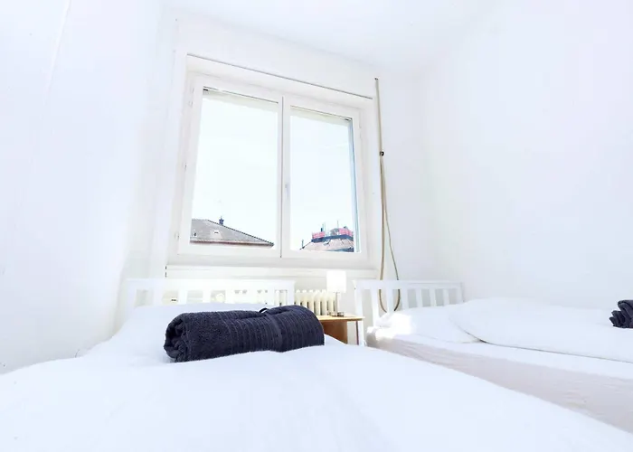 Gem Steps To Tram Family & Group Lägenhet